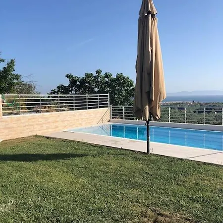 Villa Spacious And Shiny ✻ Private Pool Karianí