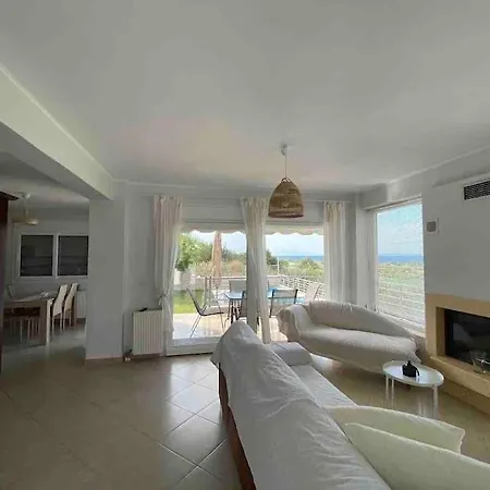 Spacious And Shiny ✻ Private Pool Villa Karianí